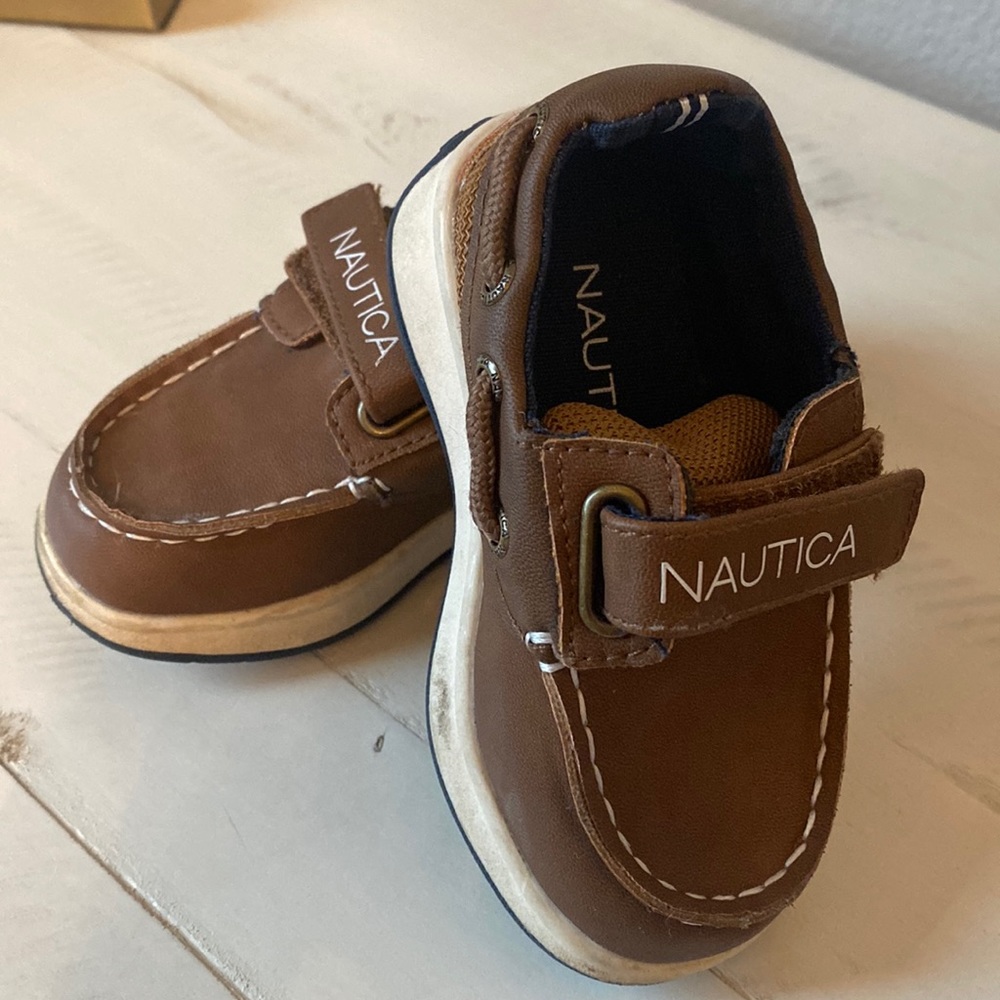 Baby Boy Náutica Boat shoes size 5 used once